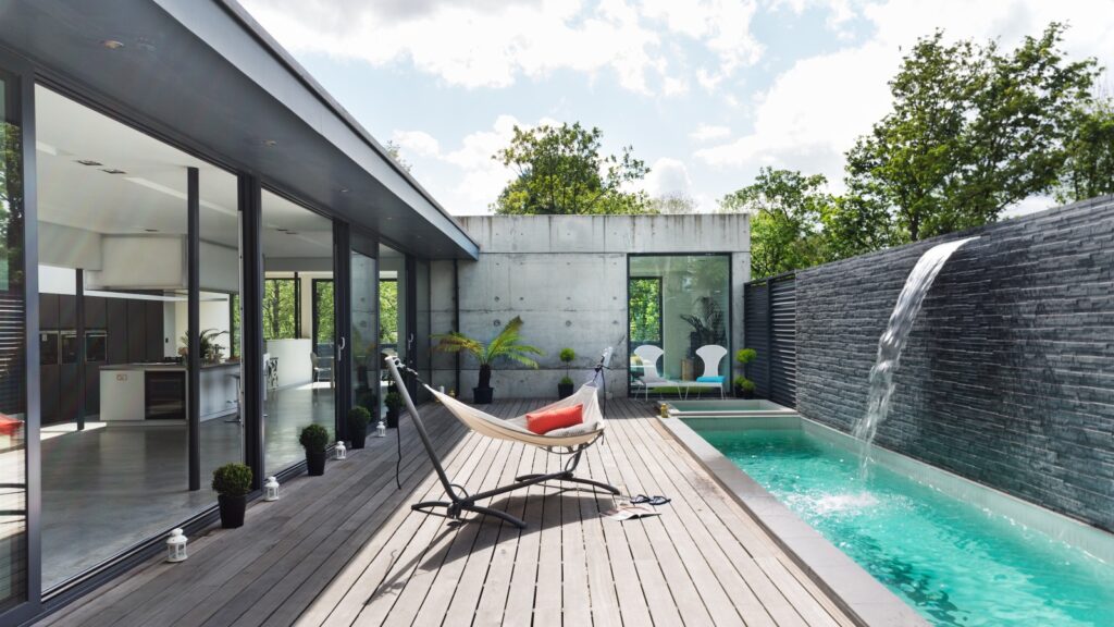 Modern Zen Courtyard s26